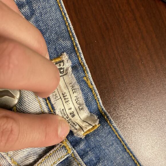 Free People Crochet Lace Trim Boho Denim Jean Shorts Womens Size 28 Button EUC - Picture 8 of 14